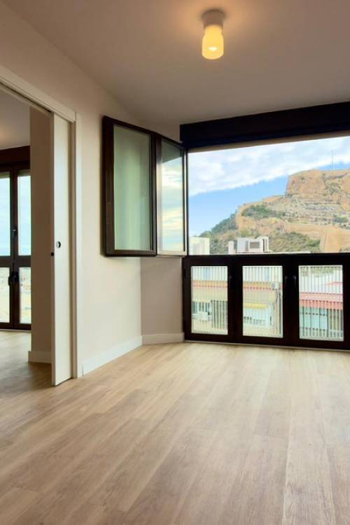 Apartment - Sale - Alicante - Alicante Centro