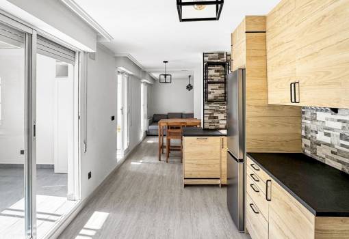 Apartment - Sale - Torrevieja - RO-12612