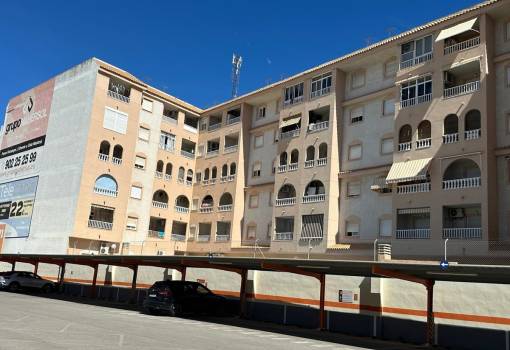 Apartment - Sale - Torrevieja - RO-14900