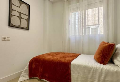 Apartment - Sale - Torrevieja - RO-24047