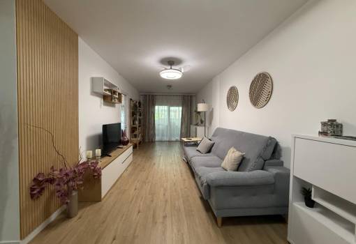 Apartment - Sale - Torrevieja - RO-37283