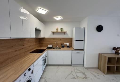 Apartment - Sale - Torrevieja - RO-42116