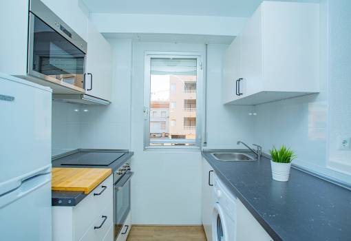 Apartment - Sale - Torrevieja - RO-57155