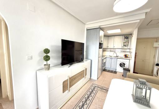 Apartment - Sale - Torrevieja - RO-85028