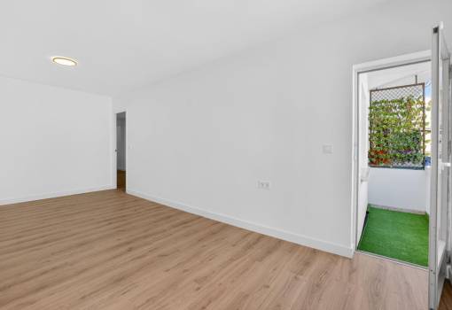 Apartment - Sale - Torrevieja - Torrevieja Centro