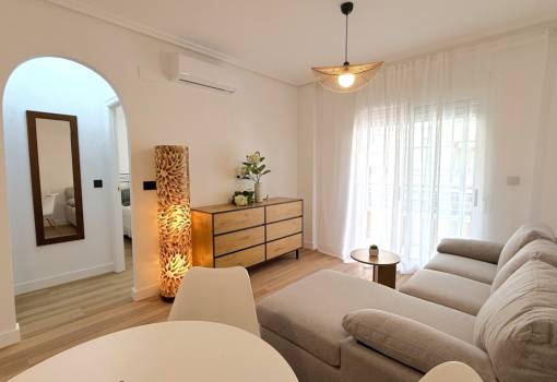 Apartment - Venta - Torrevieja - RO--60712