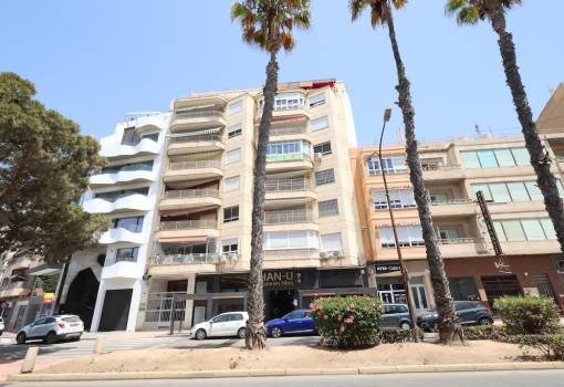 Apartment - Venta - Torrevieja - RO--70206