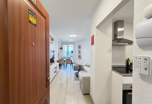 Apartment - Venta - Torrevieja - RO-77960