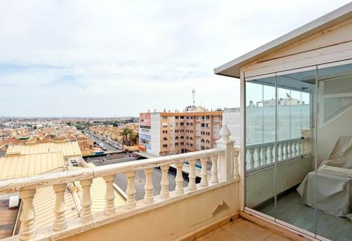 Apartment - Venta - Torrevieja - RO--81241