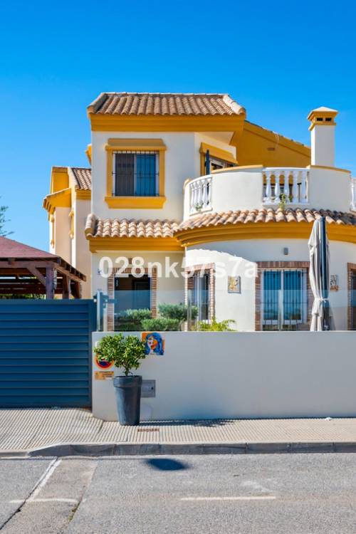 Chalet - Venta - Guardamar del Segura - Urbanización El Raso