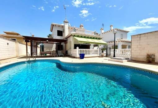 Chalet - Venta - Orihuela Costa - La Zenia