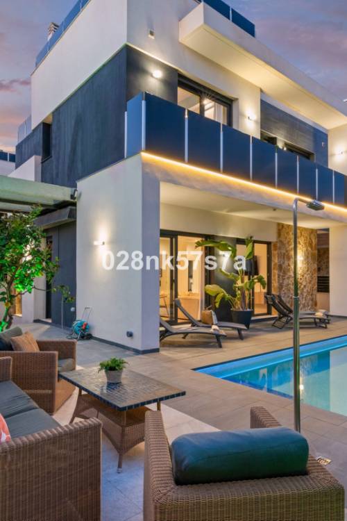 Chalet - Venta - Orihuela - Lomas De Campoamor