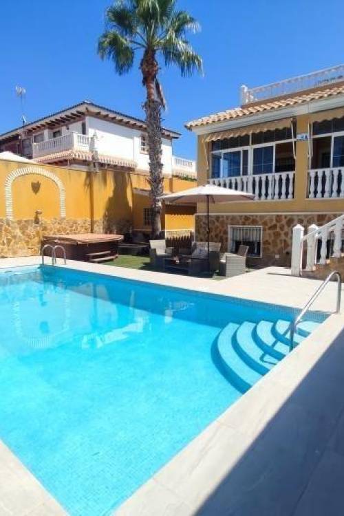 Chalet - Venta - Torrevieja - Aguas nuevas 1