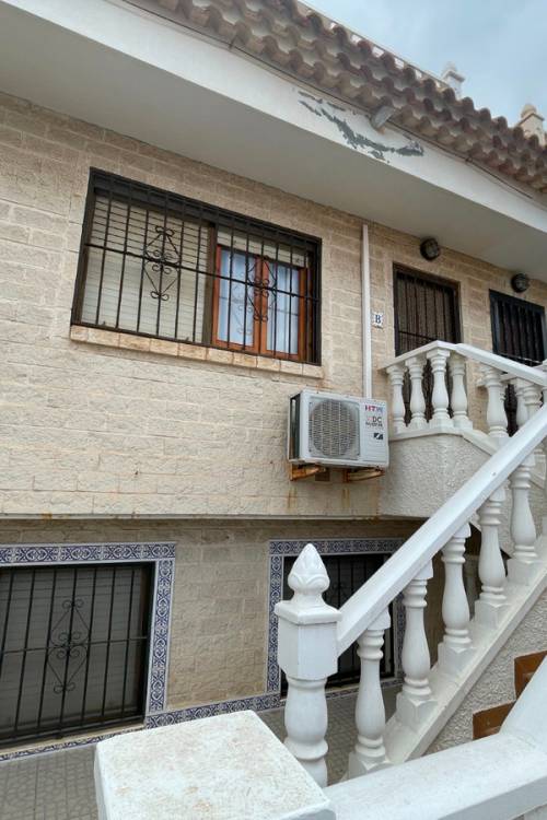 Chalet - Venta - Torrevieja - La Mata