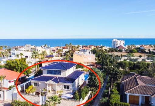 Chalet - Venta - Torrevieja - La Mata