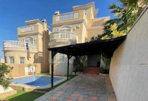 Chalet - Venta - Torrevieja - Los altos