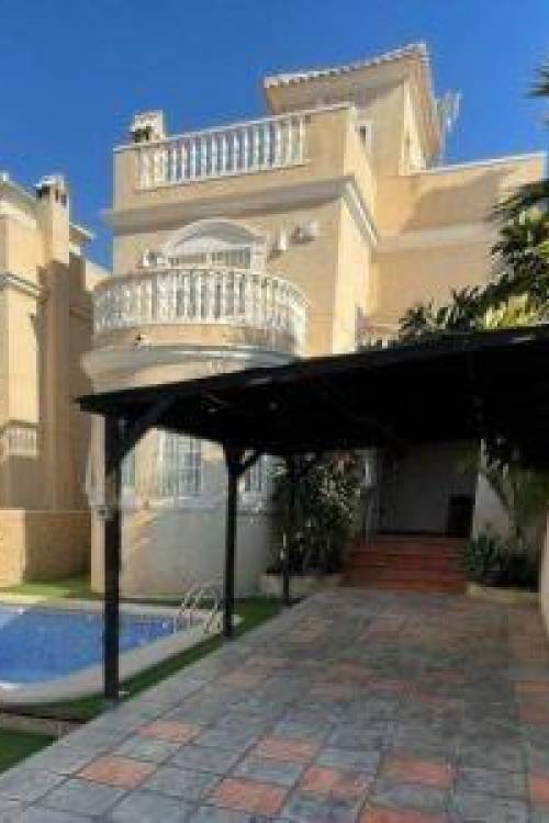 Chalet - Venta - Torrevieja - Los altos