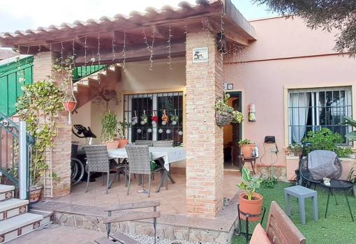 Chalet - Venta - Torrevieja - RO-74724