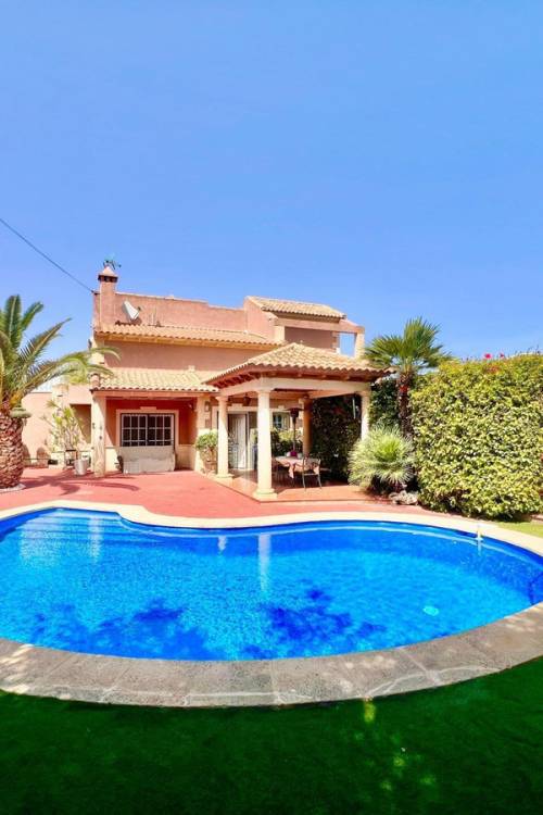 Chalet - Venta - Torrevieja - Torrevieja Centro
