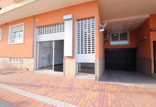 Commercial property - Venta - Formentera del Segura - Formentera del Segura Centro