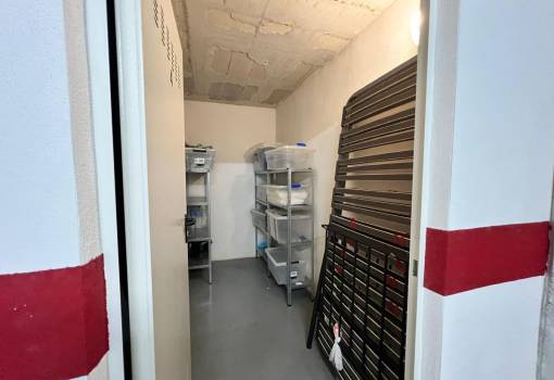 Commercial property - Venta - Torrevieja - RO--81627