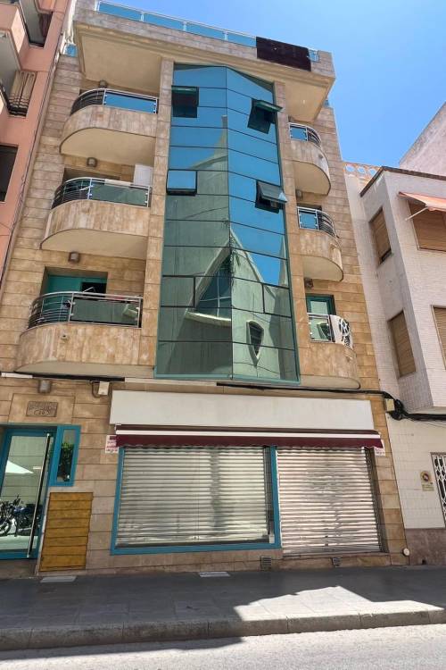 Commercial Unit - Venta - Torrevieja - Centro