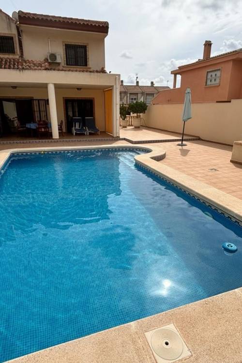 Detached House / Villa - Sale - Torrevieja Centro - Torrevieja