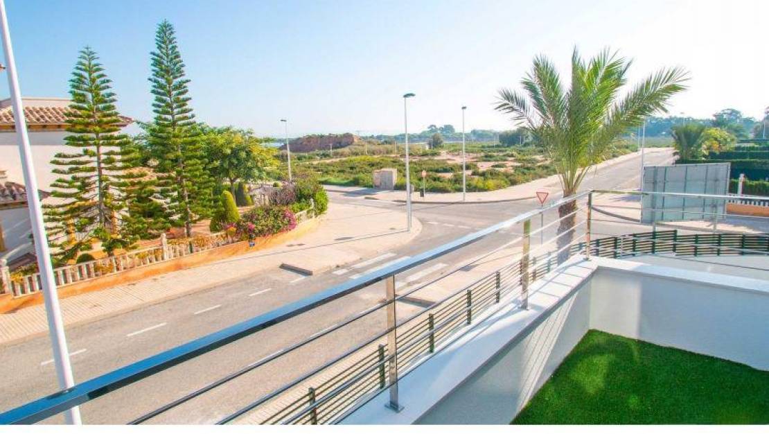 Nueva construcción  - Chalet - La Marina - La Marina / El Pinet