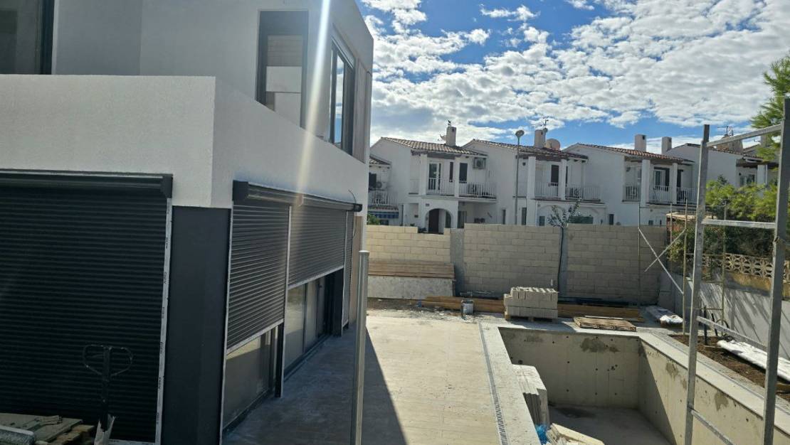 Nueva construcción  - Chalet - La Nucía - La Nucia Centro