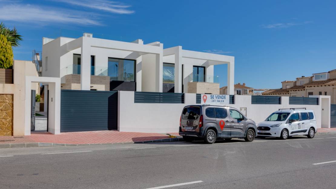 Nueva construcción  - Chalet - Torrevieja - Torrevieja Centro