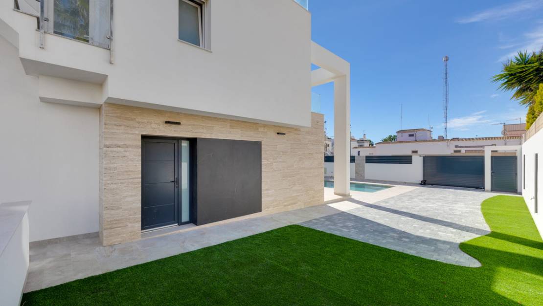 Nueva construcción  - Chalet - Torrevieja - Torrevieja Centro