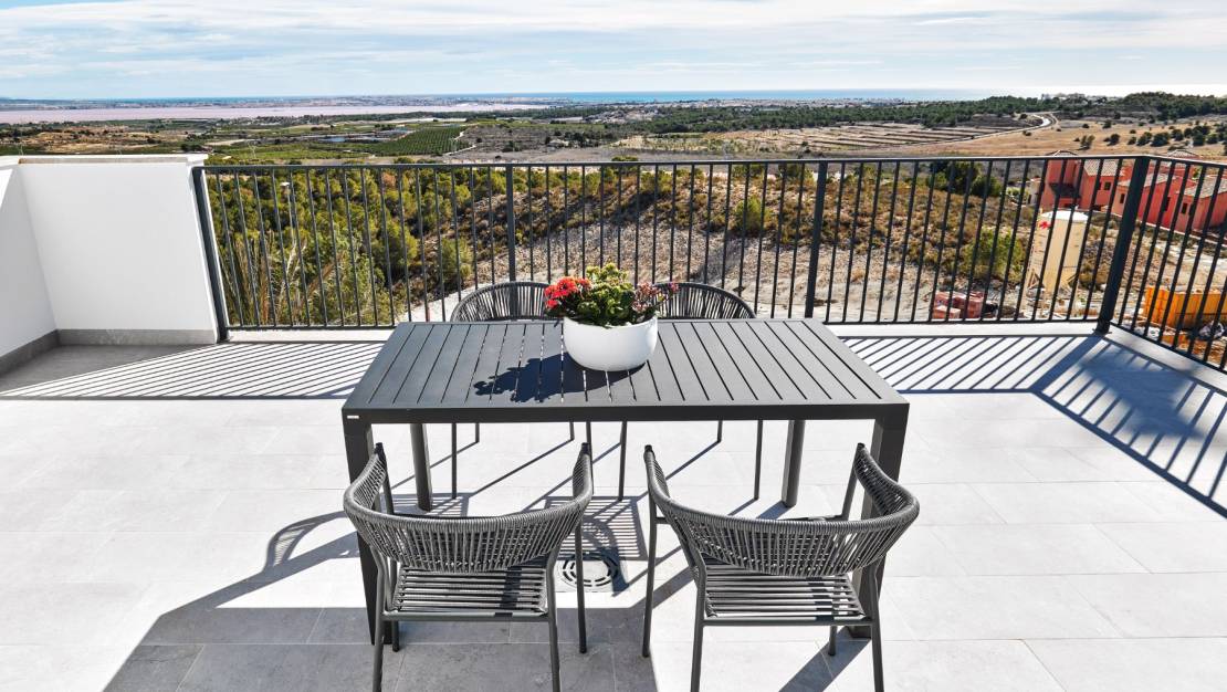 Nueva construcción  - Villa de Lujo - San Miguel de Salinas - La Cañada