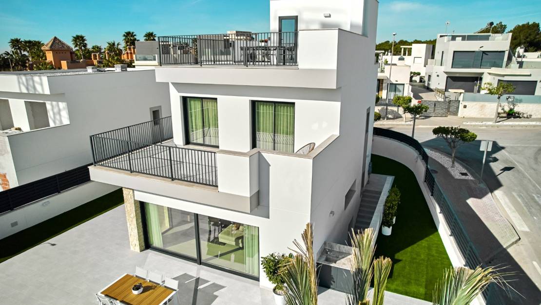 Nueva construcción  - Villa de Lujo - San Miguel de Salinas - La Cañada