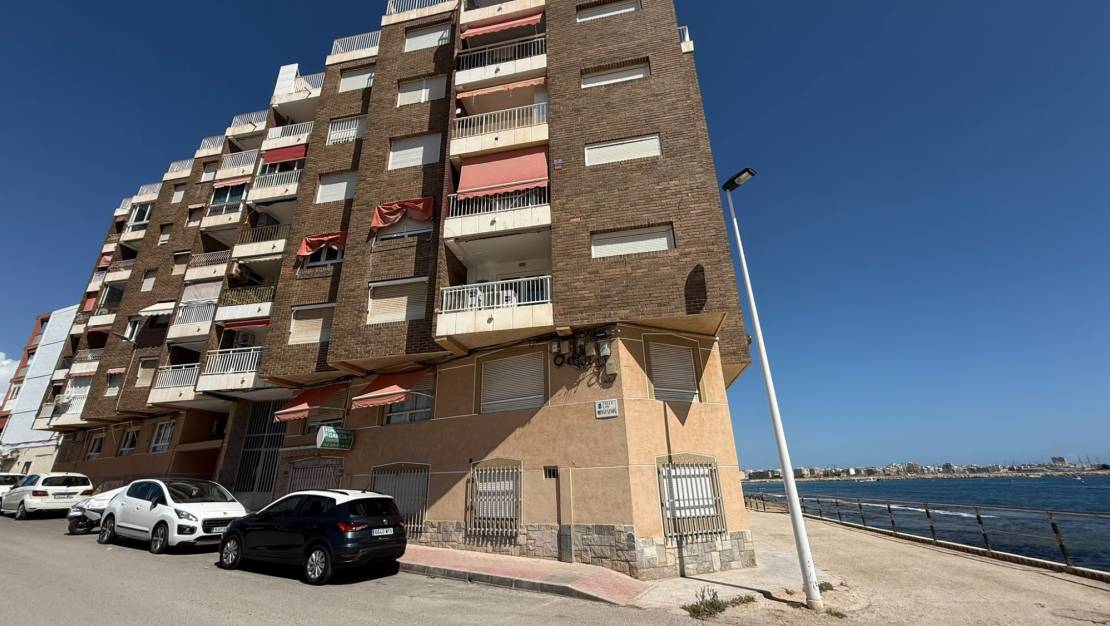 Sale - Apartamento - Torrevieja - Playa de los Naufragos