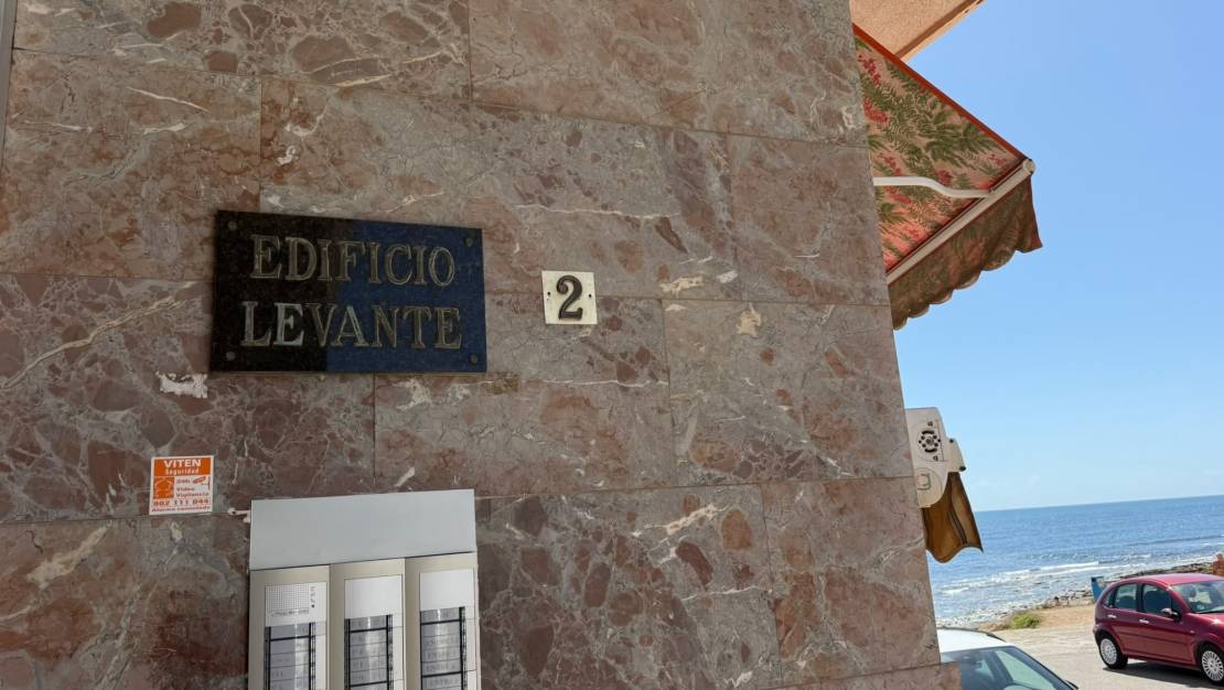 Sale - Apartamento - Torrevieja - Playa de los Naufragos
