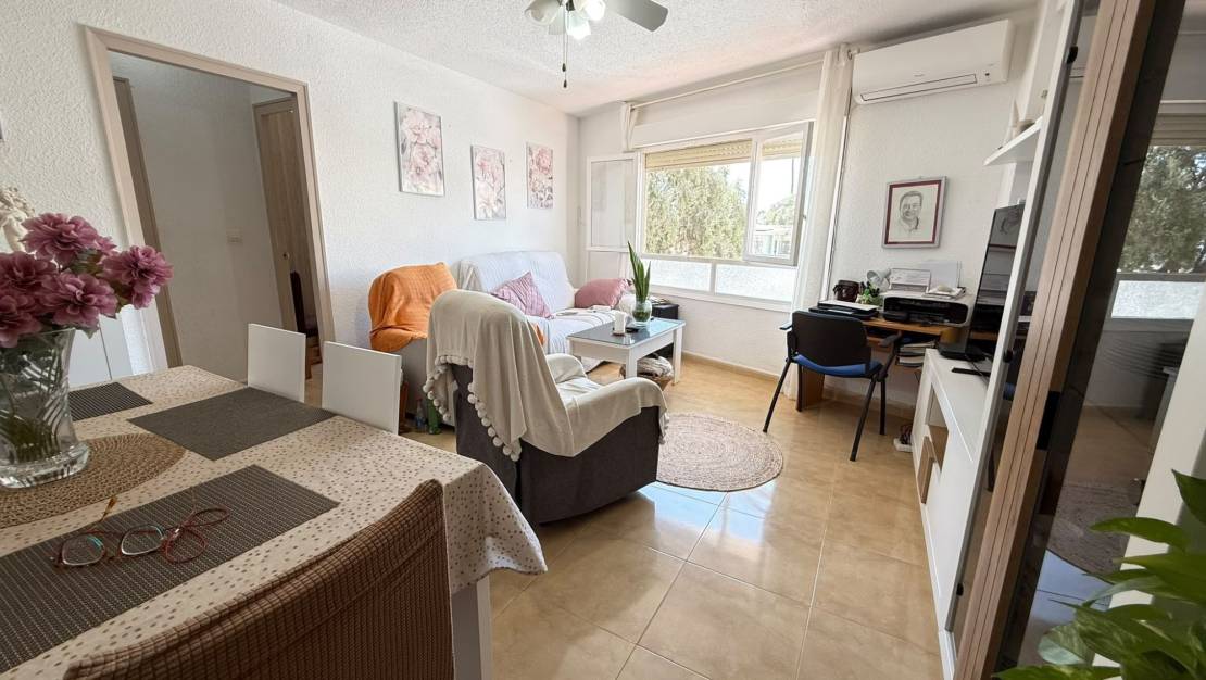 Sale - Apartamento - Torrevieja - Playa de los Naufragos