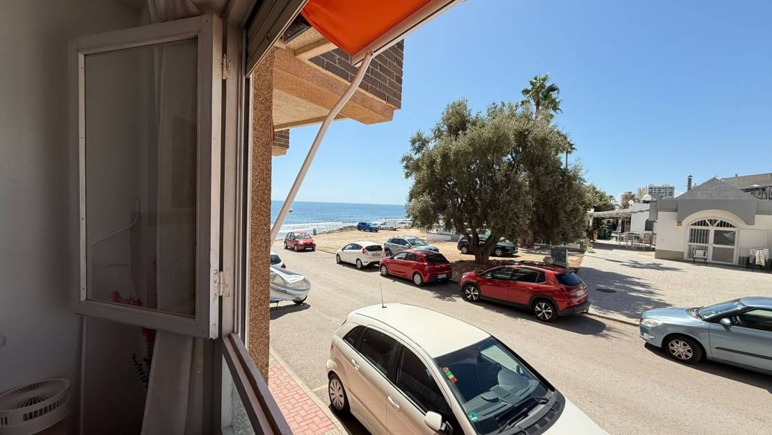 Sale - Apartamento - Torrevieja - Playa de los Naufragos