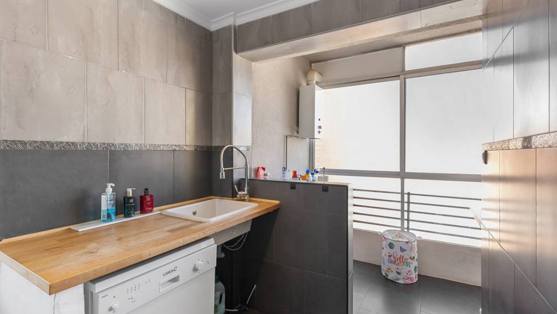 Sale - Apartment - Daya Nueva - Daya Nueva Centro