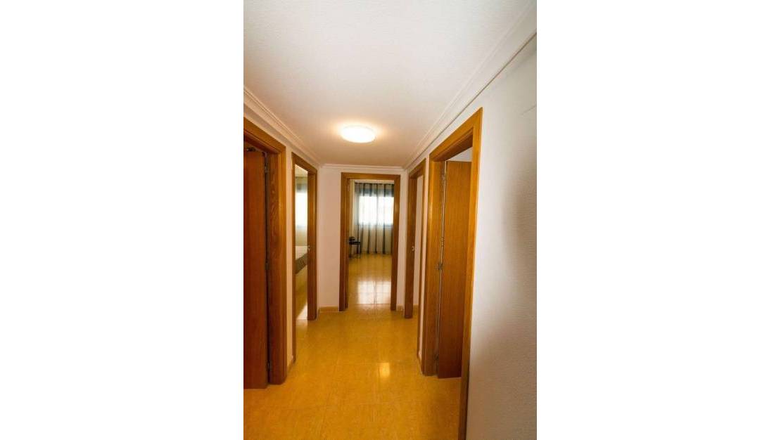 Sale - Apartment - Guardamar del Segura - CENTRO