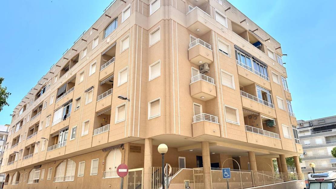 Sale - Apartment - Guardamar del Segura - Pueblo