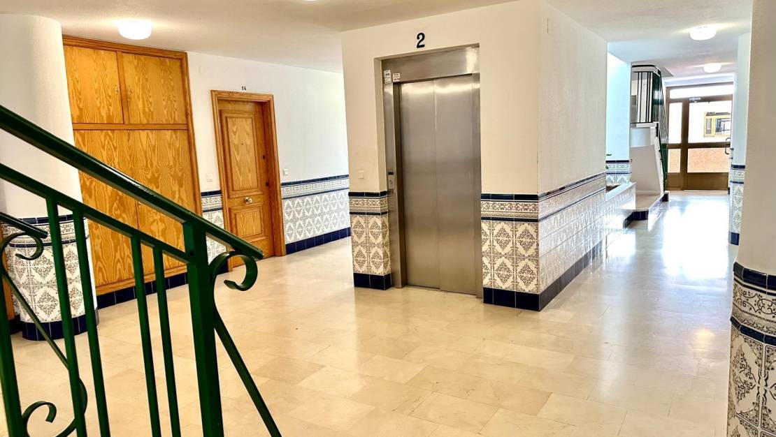 Sale - Apartment - Guardamar del Segura - Pueblo