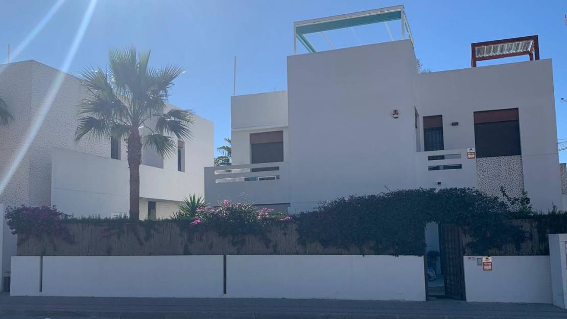 Sale - Apartment - La Finca Golf and Spa Resort - Algorfa