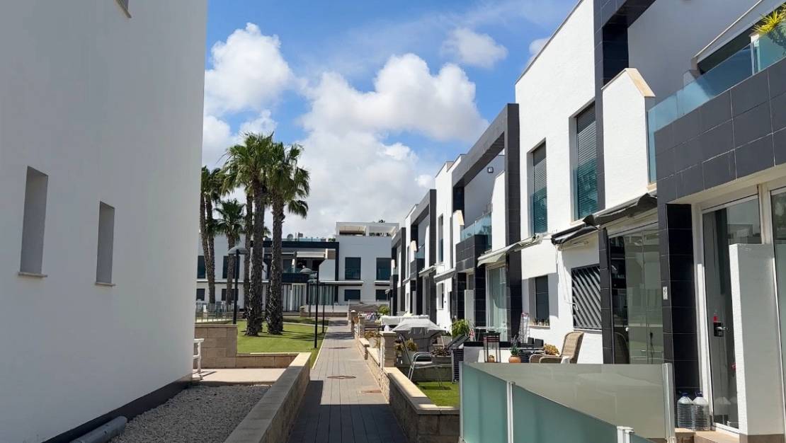 Sale - Apartment - Orihuela - La Zenia