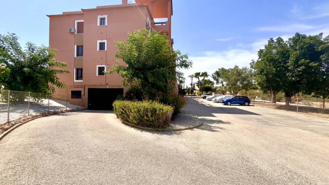 Sale - Apartment - Orihuela - Villamartin