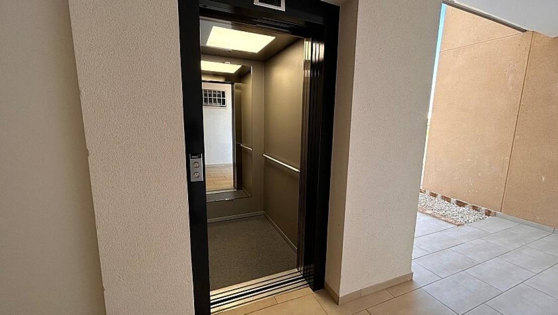 Sale - Apartment - Orihuela - Villamartin