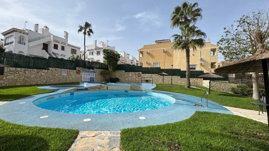 Sale - Apartment - Orihuela - Villamartin