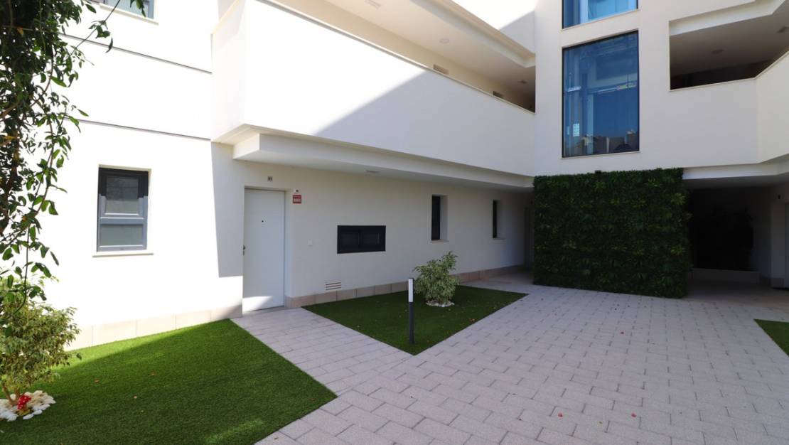 Sale - Apartment - Orihuela - Villamartin