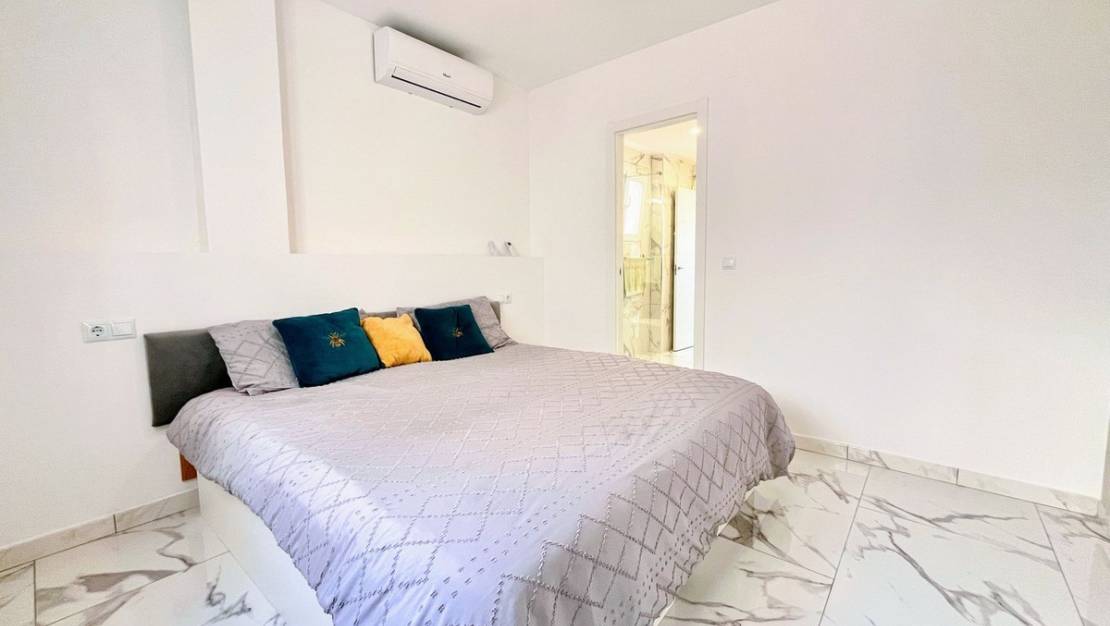 Sale - Apartment - Orihuela - Villamartin