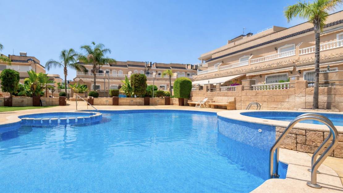Sale - Apartment - Orihuela - Villamartin