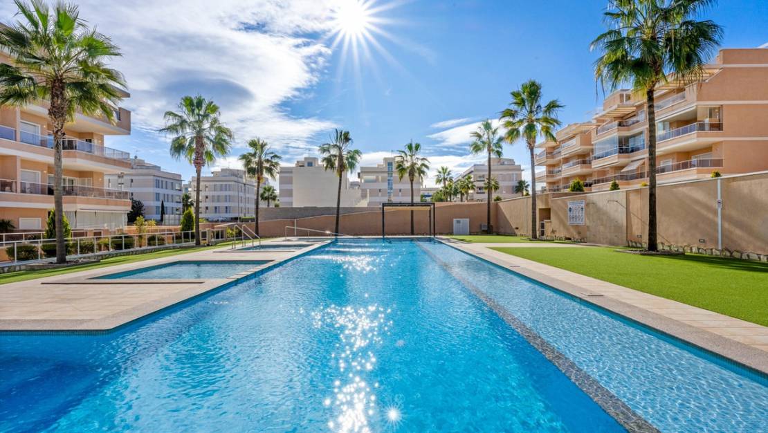 Sale - Apartment - Orihuela - Villamartin